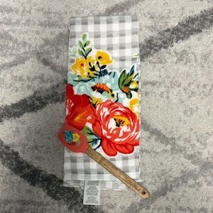 The Pioneer Woman Gray Gingham Dish Towel and Matching Spatula
